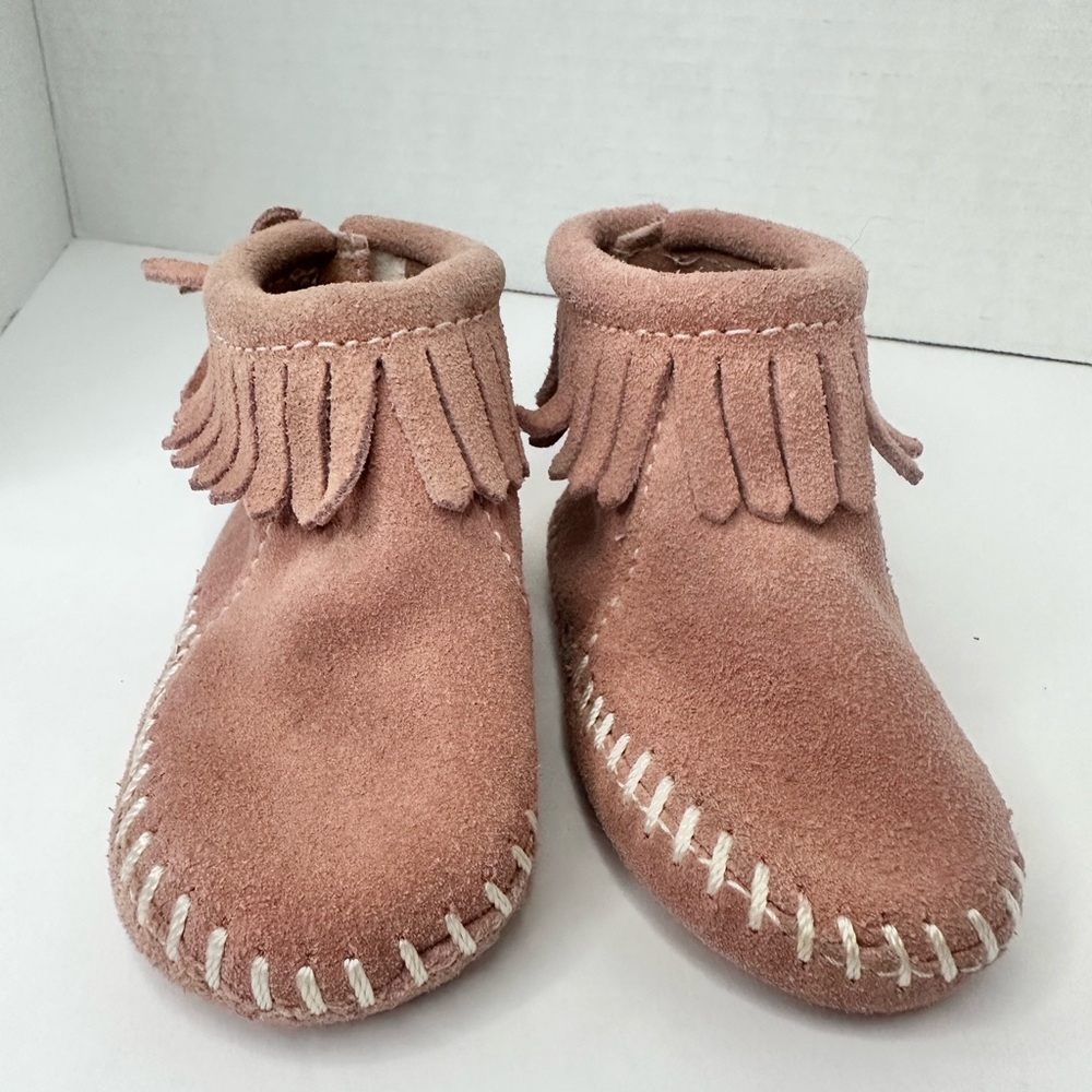 Pink Minnetonka Moccasins Sz 2 infant. Great condition!
